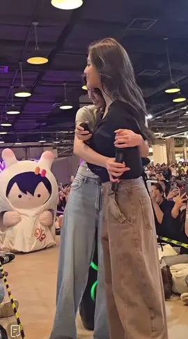 ANYs are u happy today 🤣 EMIBONNIE WITH ANYS #GMMTVFANIVALxEmiBonnie #EmiBonnie #EmiAmily #Beonnnie #YuliTann 