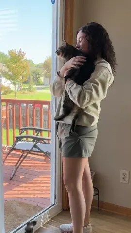 Chip reacts to seeing his girlfriend again!