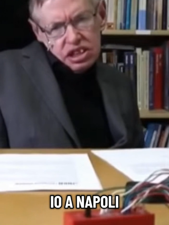 #stephenhawking riceve una multa sospetta da #napoli ma lui non è mai stato a Napoli... #neiperte #fyp #sora2 