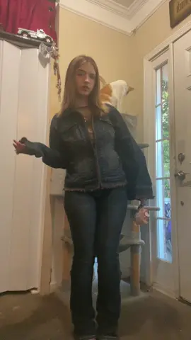 guys the lighting in this is so bad plz don’t let that make this flop 💔 #halloween #fallfashion #autumn #fitinspo #OOTD 