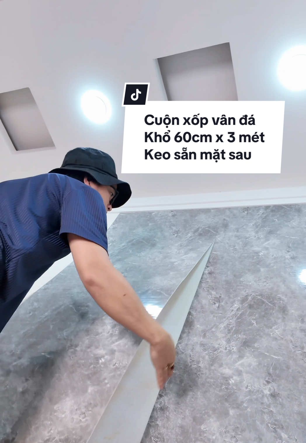 Với cuộn xốp PVC vân đá khổ 60cm dài 3 mét! Có keo sẵn mặt sau ai cũng dán được! Hãy cho mình một không gian sống tốt hơn #xopdantuong #decor #caitaonha #mittocao 