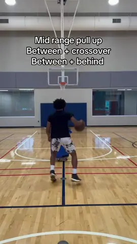 Four Dribble Combo To Mid Range Pull Up Jumper 🏀✅🎯 #basketball #midrangejumper 