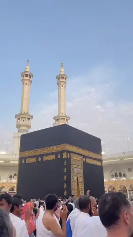 suasana Mesjidil Haram' 🕋 Masya Allah tabbarakallah semoga Allah mudahkan jalannya untuk bisa sampai ke dua suci Mekah dan Madinah 