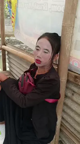 pok Mia yang lagi viral