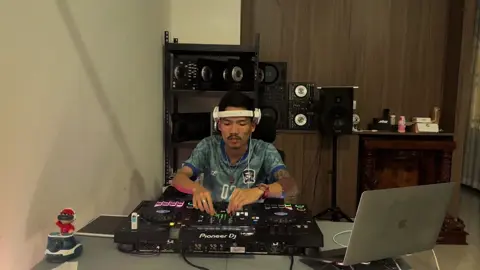 155Bpm 🎧✈️😂