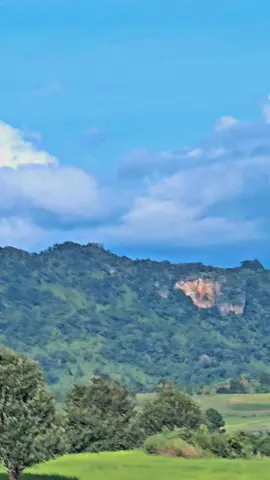 #fypシ゚viral #မြင်ပါများပီးချစ်ကျွမ်းဝင်အောင်လို့🤒🖤 #ဆယ်လီမှအသဲပေးတာလား😔😑 #fypシ゚viralシ #paohtiktok😍😍 