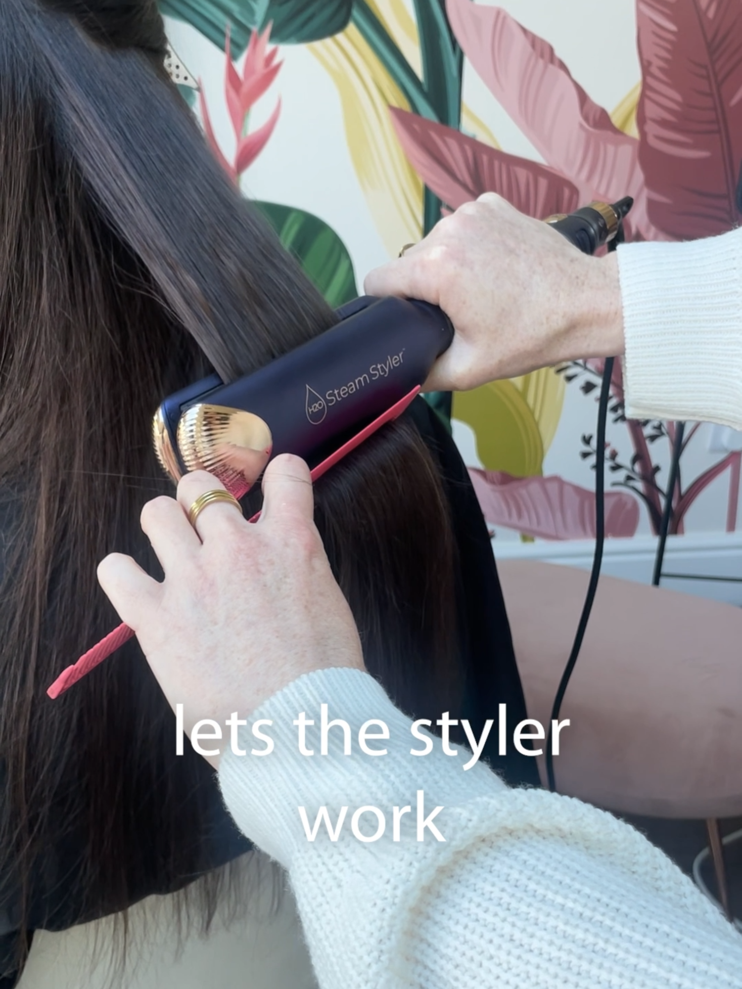 Frizz, be gone! 😍 If your goal is smooth, sleek, glossy hair, save these top tips to get there 💇‍♀️✨ The H2O Steam Styler hydrates with gentle steam while styling, reducing frizz and leaving hair silky without damage 💧 Our best offer is available at the link in bio - transform your hair routine now! #HealthyHairJourney #HairTransformation #HairCareTips #HairTutorial #Hairtok