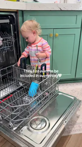 A little mother-daughter time while bubba is at school💕 #toddlermom #momlife #mygirl #littlehelper #toddlersoftiktok 