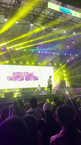 nonton konser pas lagi berantakan jg termasuk cara untuk bertahan hidup #fypage #fypシ゚ #ndxaka 