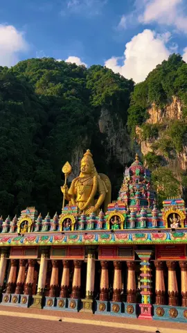 Divinity shines where Murugan dwells. 🙏🏻❤️