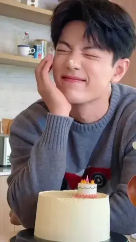 วันเกิดปีที่34 ของพี่จ้าน ใจฟูมาก #เซียวจ้าน肖战xiaozhan 