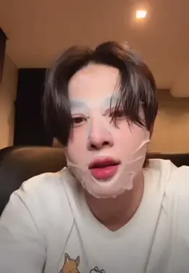 mixxiw live - -เฟิร์สวันและคุณดูเหมือนฝาแฝด - อือ ก็จริง ตอนเจอครั้งแรกก็รู้สึกว่าเหมือนจริง  ขนาดพี่มิกยังว่าเหมือนเลยฝาแฝด #mixxiw #firstone #TleFirstone #เทรนวันนี้ 