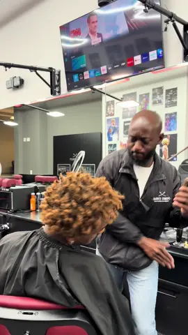 Il comprend pas que c’est impossible… #lausannebarber #barberconcept #barber 