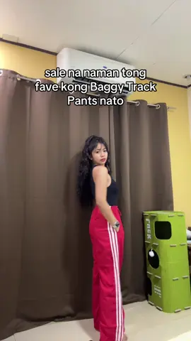 Baggy Track Pants . 