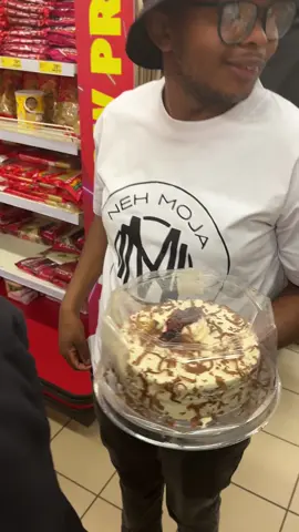 “Ke utlwa bare di period tsena ke R1”😂😂@scoopes #ypfッ #tiktokviral #shopritesa @Shoprite South Africa 