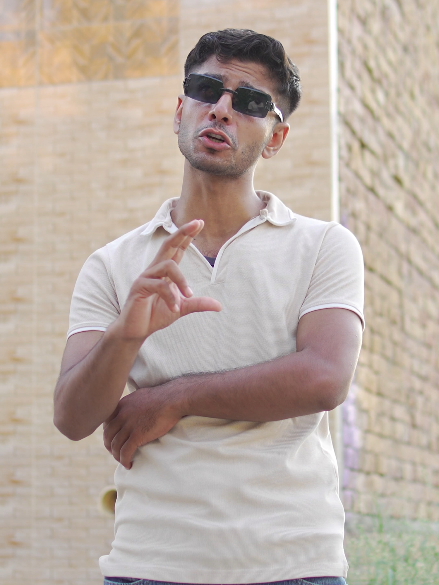 Muhallay Ki Larki Ko Chair Diyaaa #Ateebshah #ateebshahfilms #Shahgstudio
