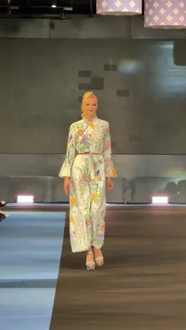 🪡 Threads of Thailand: The Thai Heritage Runway✨ MISS GRAND BELGIUM . #MGI2025 #MGI #LINEMAN #GrandExperiences #MissGrandInternational2025