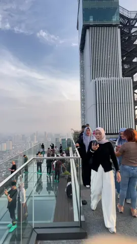 #thamrinninetower #jakartaview #jakartarooftop #agoramall #jakartacityview 