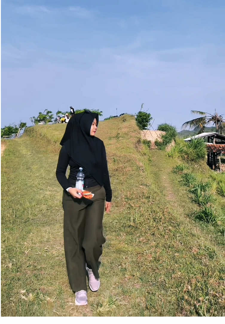 bukit pengilon ⛰️ #bukitpengilon #bukitpengilonjogja #pengilonjogja #pantaisiung #pantaisiunggunungkidul 