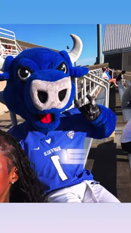 why he kinda…. #hearmeout #xyzbca #relatable #buffalo #buffalobills #universityatbuffalo #mascot #thirsttrap #ub 