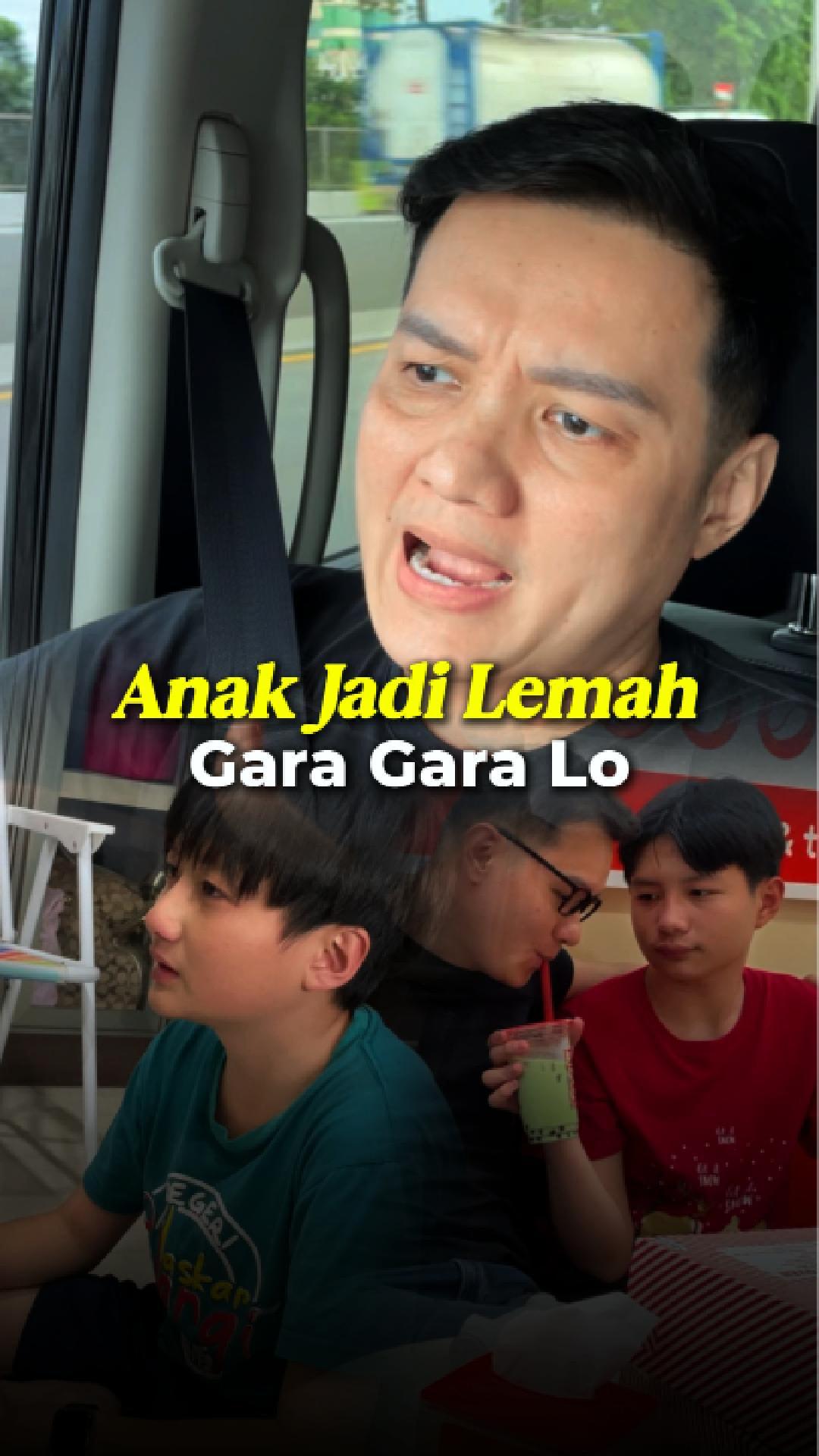 Anak bukan bermental tempe karena gen 🧬 Tapi karena terlalu sering diselametin 😔 Lupa PR ➜ dibawain 📚 Telat bangun ➜ dibela 😅 Salah ➜ dibenerin 🙈 Padahal dunia nanti nggak sebaik itu 🌍 Anak yang tumbuh tanpa batasan, akhirnya tumbuh tanpa arah 🚫 Karena tiap kali kita nyelametin, kita nyuri kesempatan dia buat belajar tanggung jawab 💪 Kasih sayang itu penting ❤ Tapi kasih sayang tanpa aturan = manja 😩 Aturan tanpa kasih sayang = luka 💔 Resep sehatnya? Cinta yang punya batasan jelas 🤝✨ Setuju nggak kalau banyak orang tua sekarang terlalu takut bikin anaknya nggak nyaman, sampai lupa ngajarin dia tangguh? 👇💬