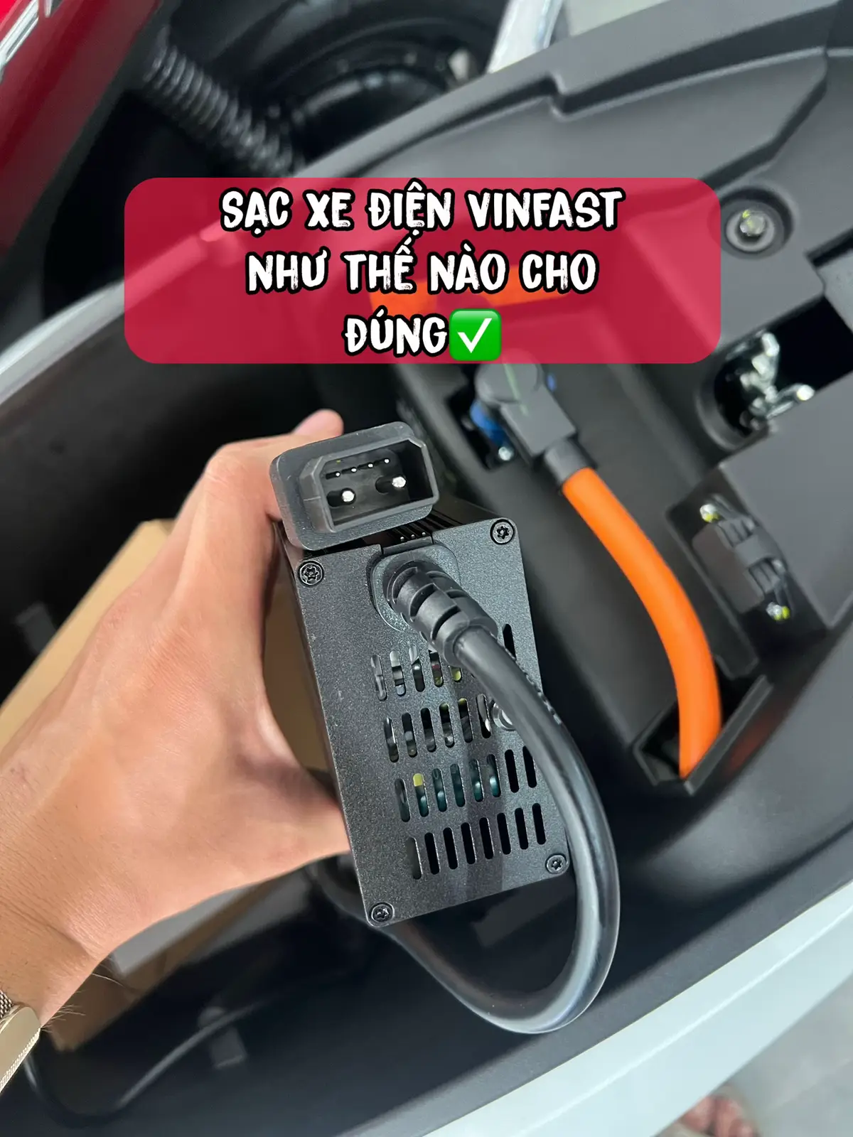 Một số lưu ý nhỏ khi sạc xe máy điện Vinfast #TikTokAwardsVN #xuhuong #vinfast 
