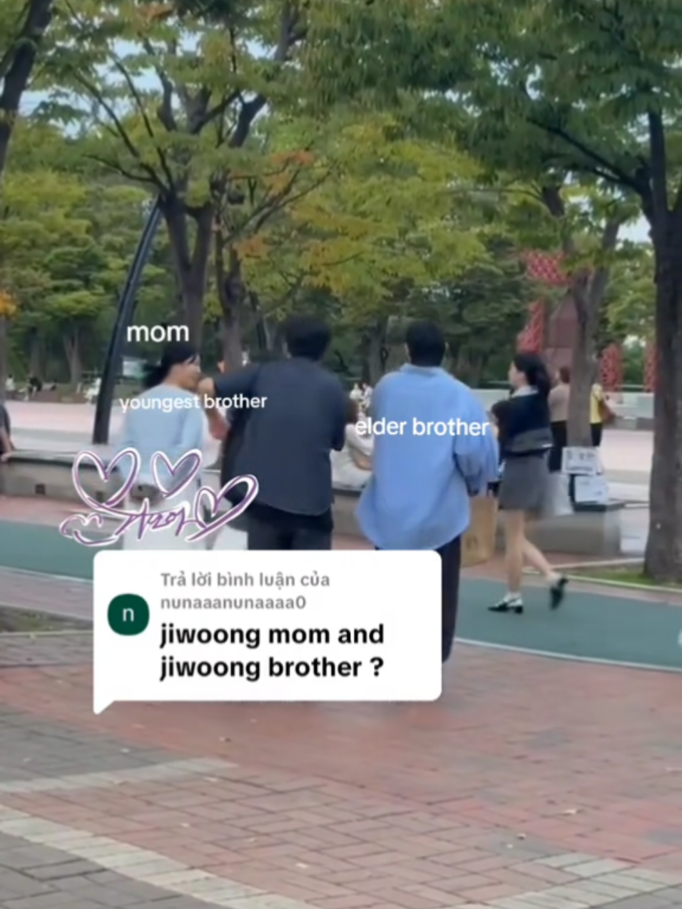 Trả lời @nunaaanunaaaa0 family #kimjiwoong and elder brother's girlfriend supported him #kspodomeseoul #d2 #hereandnow #worldtour 