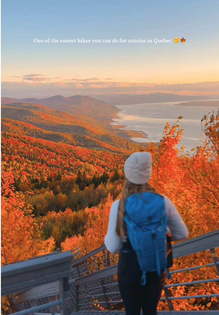 Only a 10-15min walk from your car so you don’t have to wake up too early for sunrise 🍁🌞 #lebuton #charlevoix #quebec #canada🇨🇦 #lemassif 