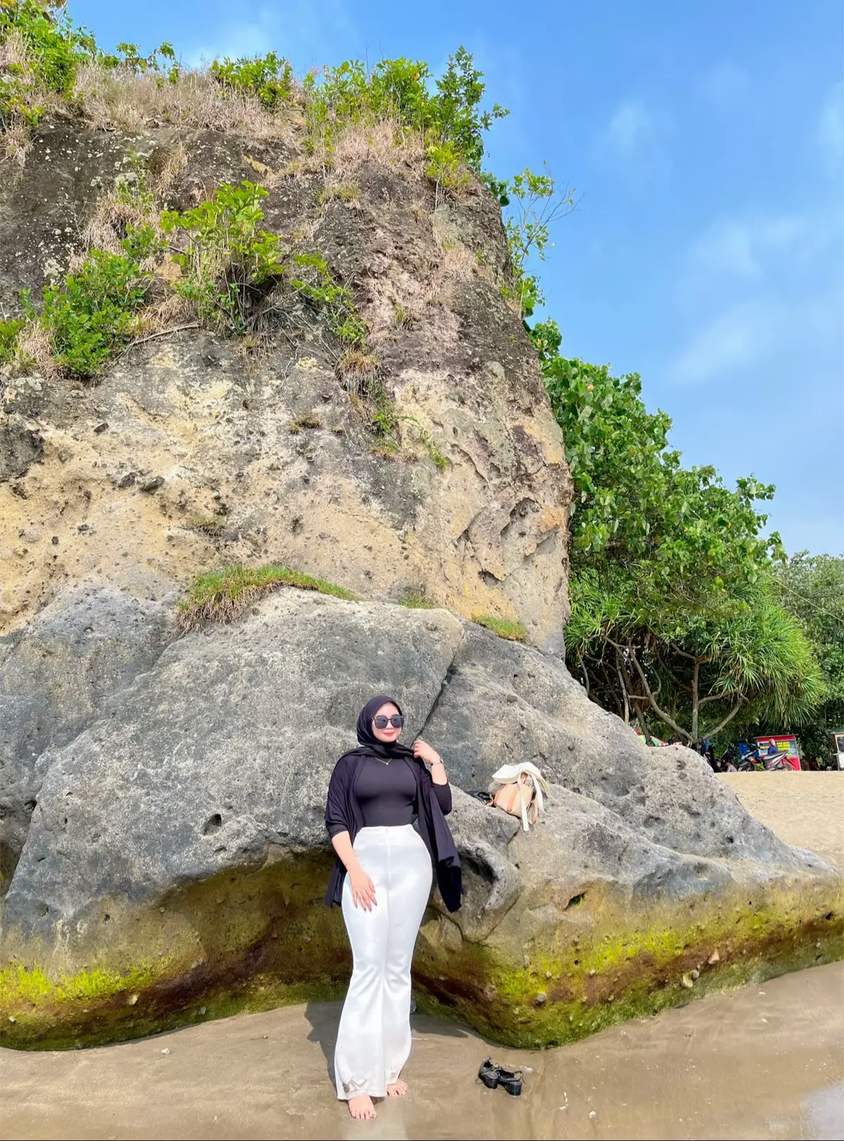 #fypシ゚ #berandatiktok #viralvideo #outfitpantai #pantaibatusaung 