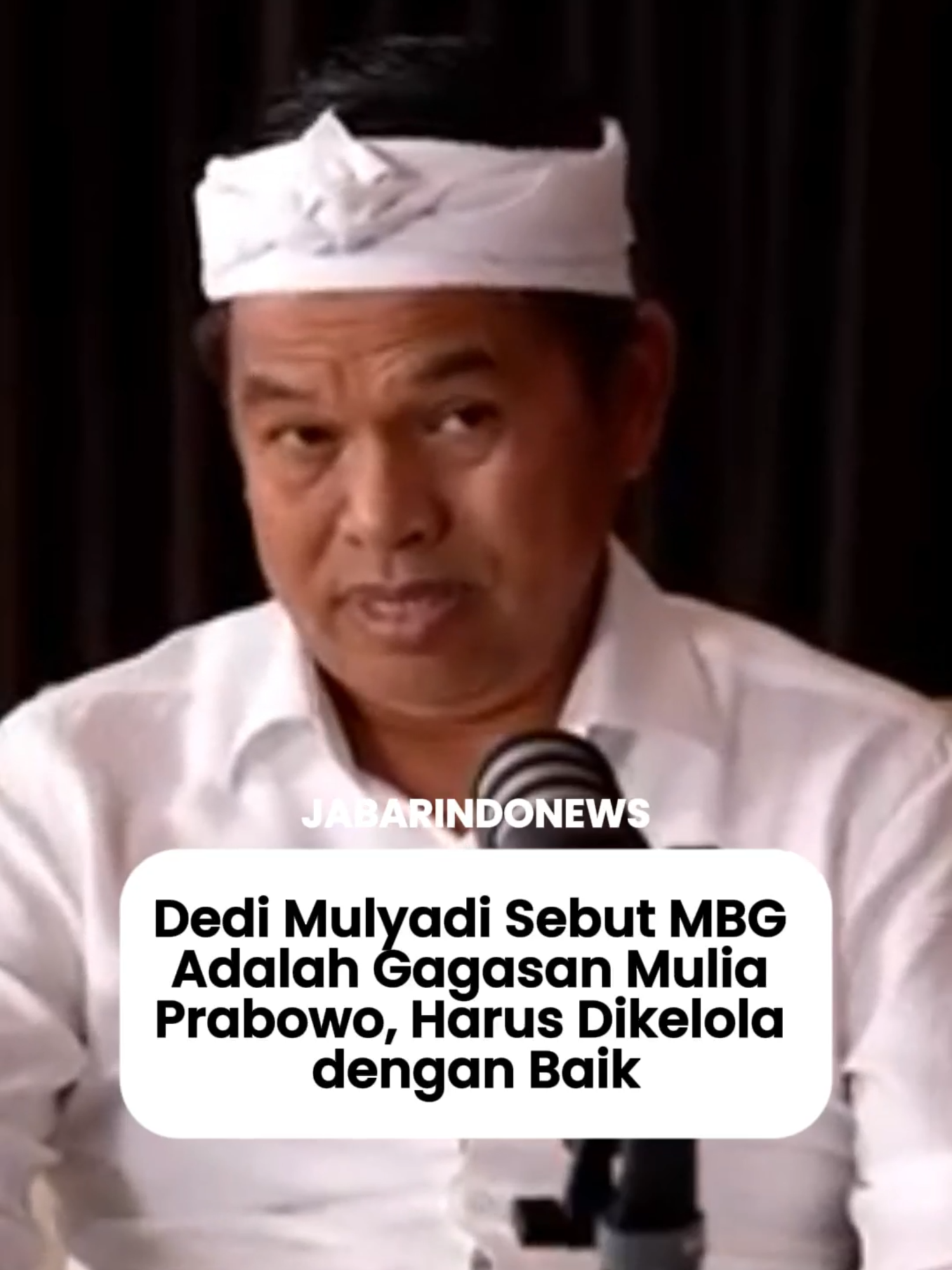Gubernur Jawa Barat, Dedi Mulyadi merespons banyaknya kasus keracunan Makan Bergizi Gratis (MBG) di Jabar. Menurutnya program MBG adalah gagasan mulia dari Presiden Prabowo Subianto, namun hal itu harus dikelola dengan baik. . #KDM #MBG #DediMulyadi #Jabar #FYP