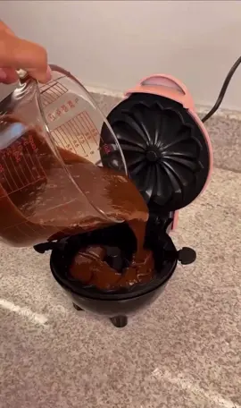 🔥 Mini Máquina De Assar Bolo Portátil 110V 💰 *Por R$ 37,99* 😱 🛒 Compre agora 👉 https://s.shopee.com.br/9fC5g1BnAk?share_channel_code=2 ⚠️ Promoção sujeita à alteração de preço e estoque do site