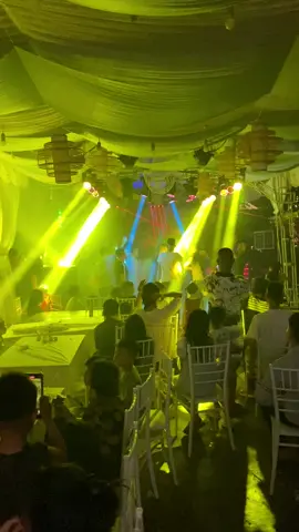 Ae nào cần đẹp thì cứ đến với em. Luôn luôn mang lại sự hài lòng cho khách hàng. Và mang lại cho khách hàng một đám cưới thật ý nghĩa và đáng nhớ #anhsangdamcuoi #chothueanhsangdamcuoi #damcuoininhbinh #damcuoininhbinh 