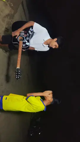 🤌🏿ရို့ရို့#trending #tiktok #guitar #ဒီချိန်တင်ရင်viwerမတတ်မှန်းသိတယ်🙂 #alightmotion #fypage 