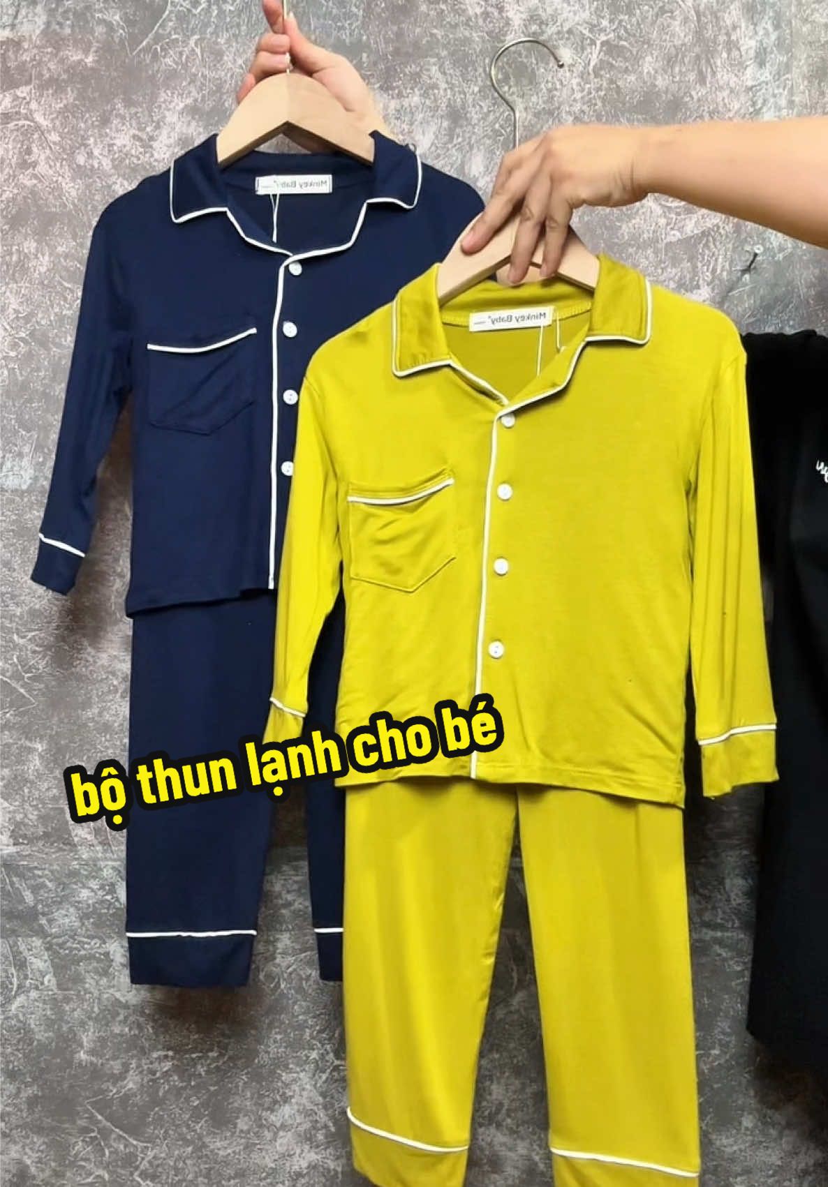 bộ pizama mặc nhà cho bé chất thun lạnh mềm mịn lắm ạ #giadinhnhabo🥑 #quanaotreem #bothunlanhbetrai #bomacnhadaitaychobe #bopizamadaitaychobe 