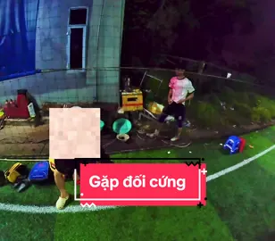 Đi đá banh gặp đội vậy phải làm sao đây anh em? #pov #football 