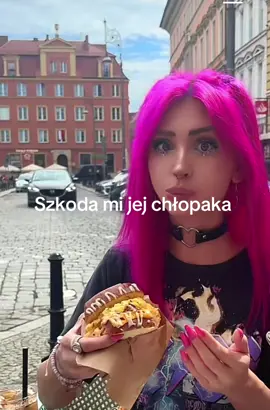 Zdradzała go 🥀