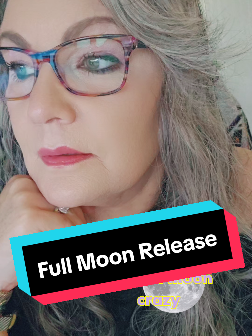 The full moon is a time of release! It's time to let go. #fullmoon #release 