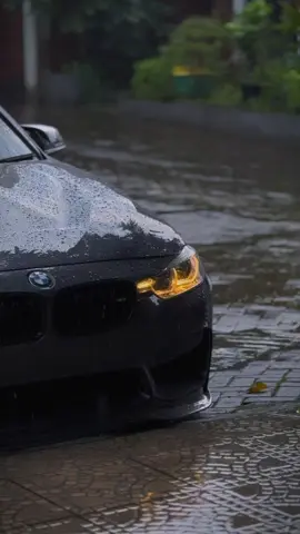 main ujan asik juga yaa #GREZZO #m3competition #msport #bmwf30 #xyzbca 