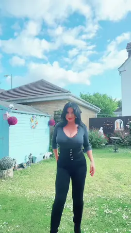 #sheback #glamours #curvy #curvywoman #for 
