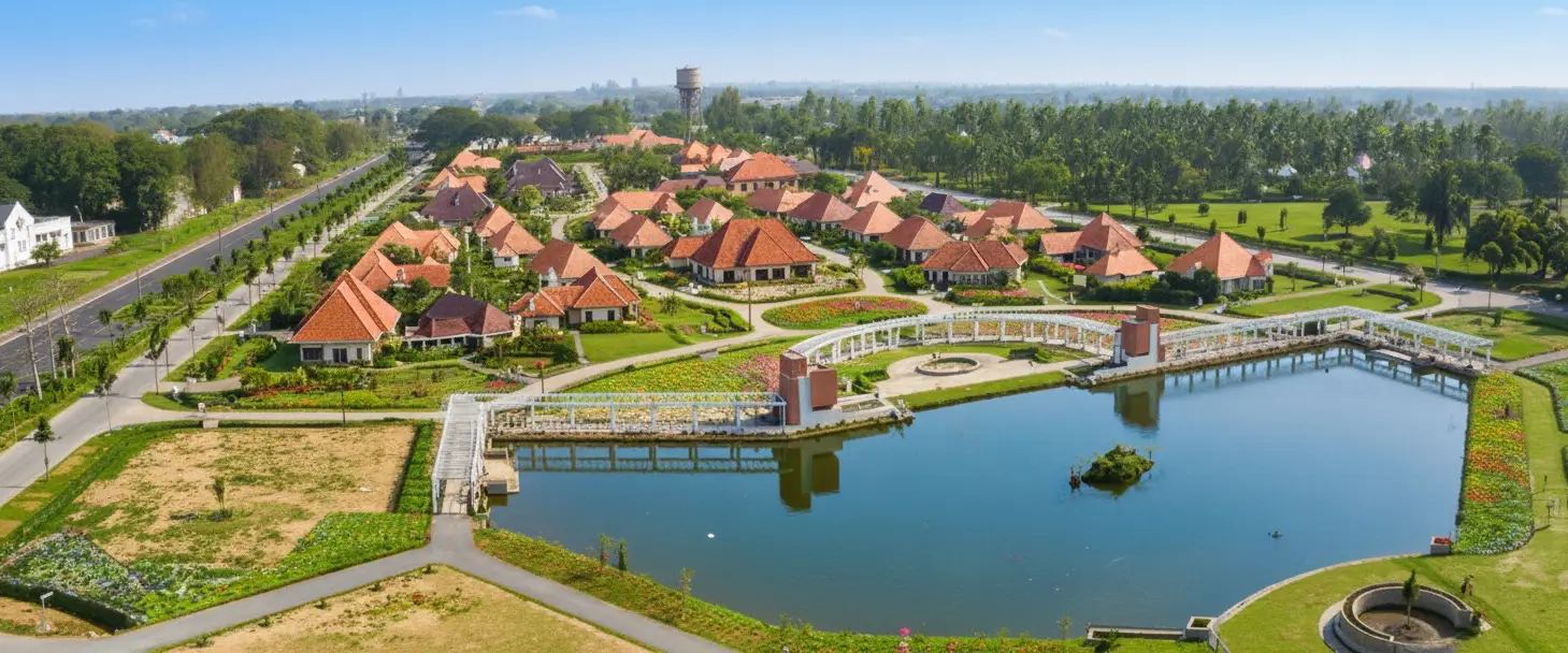 terlihat juga Taman sri Deli yang masih ada sampai saat ini. Gambar diambil sekitar tahun 1930 Di Bandar Medan, Negeri Deli.  #sultandeli #sejarahdeli #sejarahmedan #fyp #tamansridelimedan 