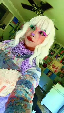 Should I get back into cosplay? 🧐  #cosplayer #cosplay #clown #clownmakeup #halloween 