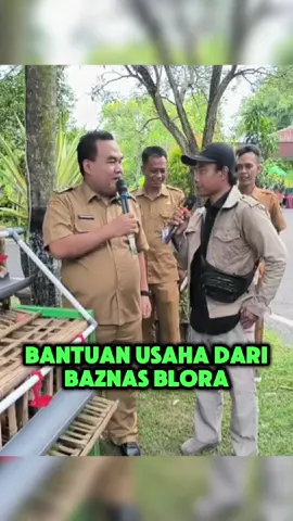 Bupati Blora Arief Rohman melakukan penyerahan bantuan usaha produktif dari Baznas Kabupaten Blora untuk warga yang kurang mampu. #AriefRohman #Blora 