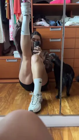 lil hammies posing 😝 #fyp#gym