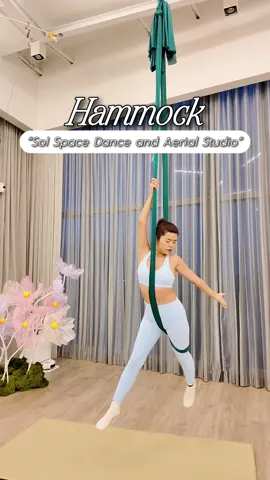 Hammock Newbie Class ครั้งเเรกที่  “Sol Space Dance and Aerial Studio” ชอบมากก เล่นไม่ยากเลยทุกคนอยากให้ลองสักครั้ง  ที่นี่คือสูติสวยมาก  เราเล่นกับครูPearl ครูสอนสนุกมากก   ต้อนรับเทศกาลฮาโลวีน ด้วยโปรโมชั่น เริ่มต้น 3 คลาส 1650บาท และสามารถเข้าไปดูโปรโมชั่นอื่นๆได้ที่ “Sol Space Dance and Aerial Studio” พิกัด 🏢 ตึกทิปโก้ อาคาร 1 (ชั้น 5) ติดถนนพระราม 6 (ข้างหน้ามี 7-11) สามารถเดินทะลุจาก 7-11 เข้ามาด้านในอาคาร 1 ได้ค่ะ ถ้าลงจาก MUVMI ประตูอาคาร 1 ด้านหลัง เข้าประตูไปลิฟต์จะอยู่ขวามือ หลังบันไดค่ะ 🚨กดลิฟท์ขึ้นมาชั้น 5 (ไม่ใช่ P5 นะคะ) 🚙จอดรถได้ฟรี 4 ชั่วโมง ถ้าประทับตราจอดที่สตู (และสามารถวนรถ ถ้าครบ 4 ชั่วโมง) #SolSpaceDanceandAerialStudio #hammock #workout #ออกกำลังกาย  