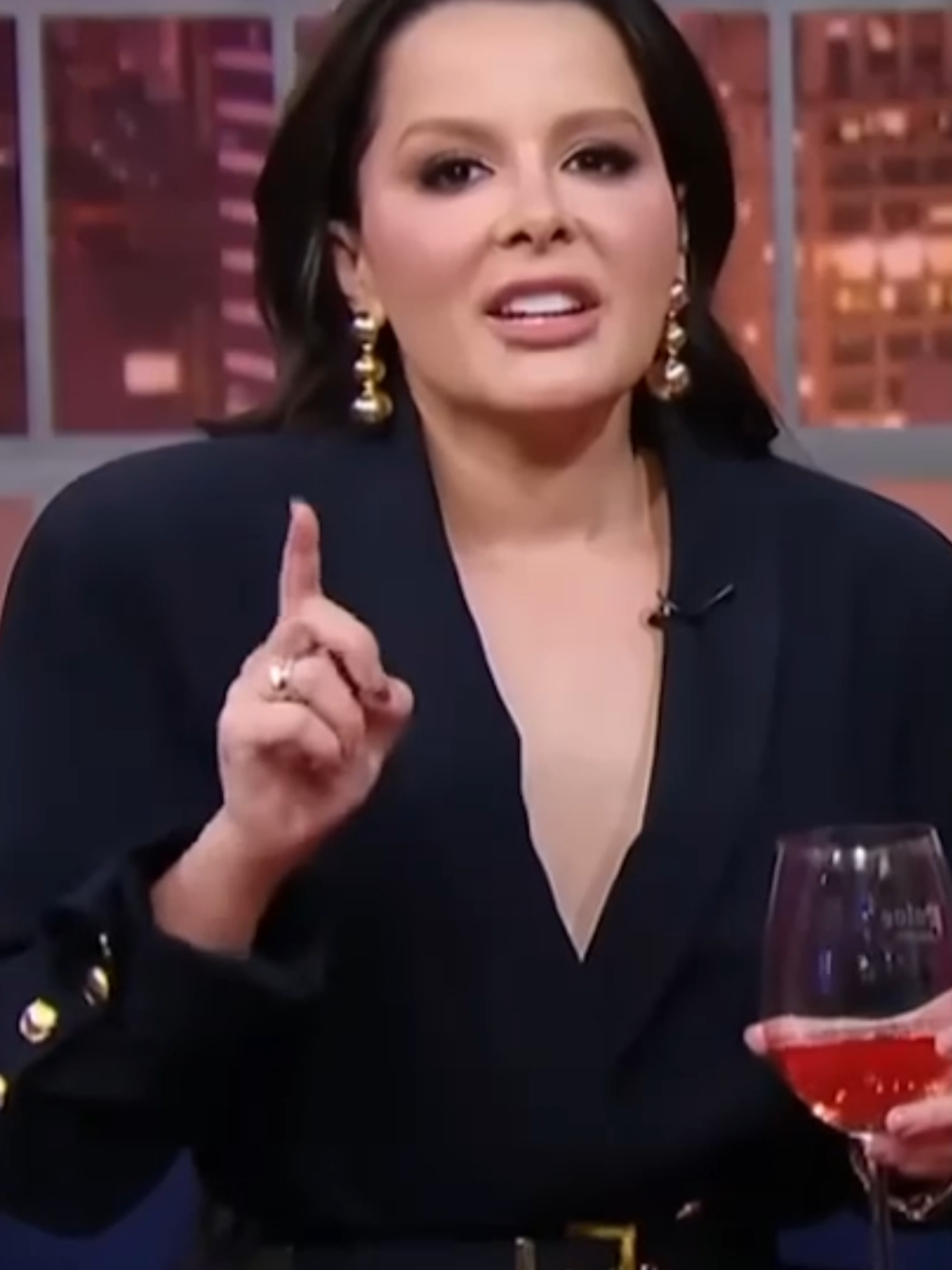MARAISA CONSTRANGEU O DANILO... #fyp #thenoite #danilogentile #maiaraemaraisa