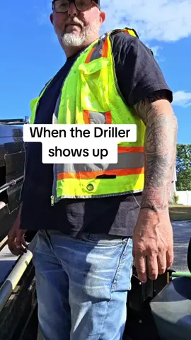 #fyp #bluecollar #driller #dadbod #badassbeards 