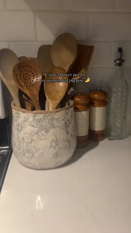 this flower pot is gorg!  #kitchen #kitchenessentials #planter #kitchenutensils 