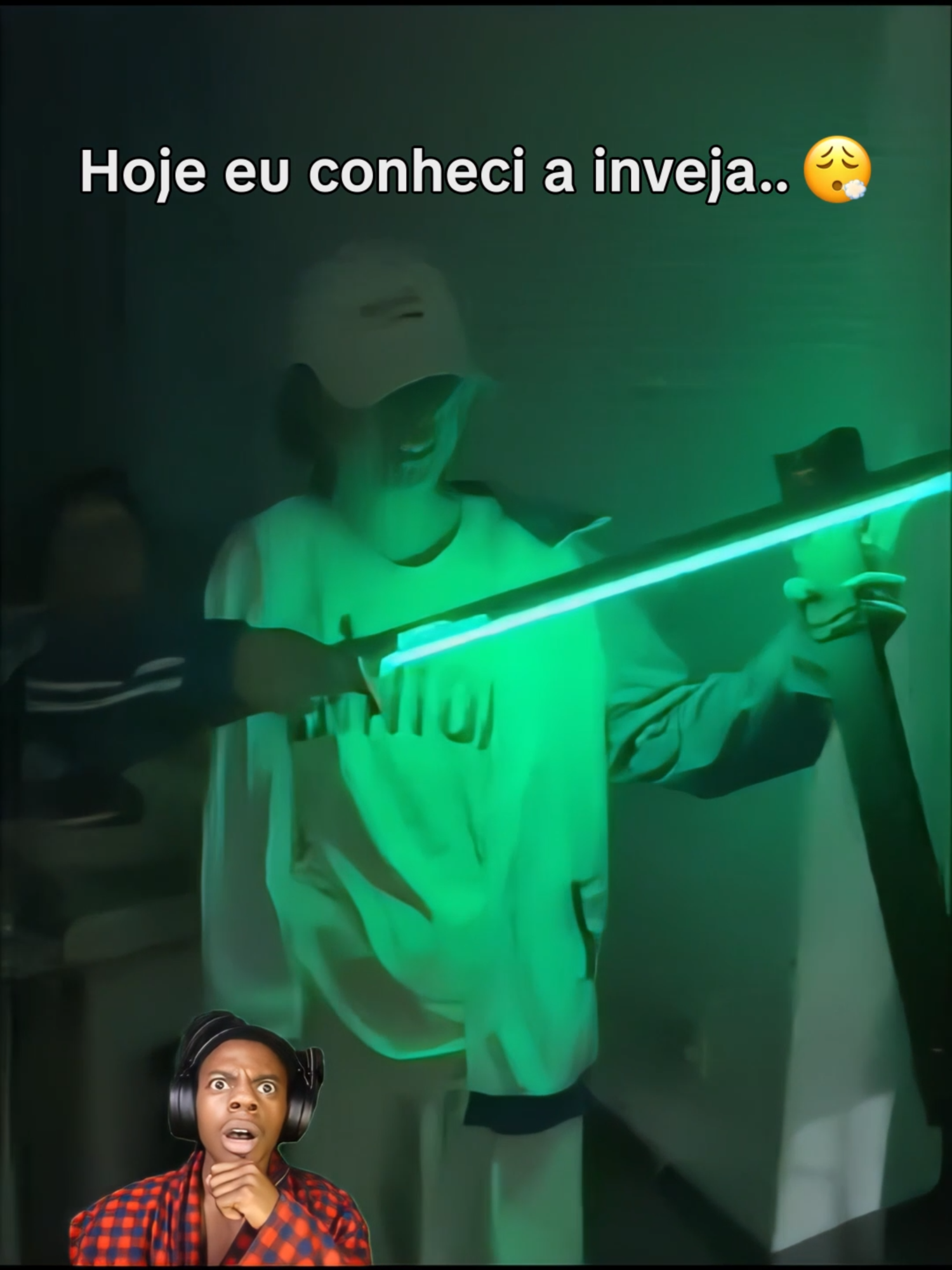 ⚔️ Não é só uma espada… é uma missão! 🔥 A Tenshi Blade brilha em múltiplas cores, solta faíscas cinematográficas e até vapor real — como se tivesse saído direto de uma cutscene de Metal Gear. ✨ Perfeita para colecionadores, cosplayers e criadores de conteúdo que querem sentir o peso de carregar uma arma lendária digna de um protagonista. 🚀 Design premium, bateria recarregável e efeitos que transformam qualquer ambiente em um verdadeiro campo de batalha futurista. 👉 Garanta já a sua com desconto exclusivo no Pix e entre no jogo como se fosse o Snake em sua própria missão.