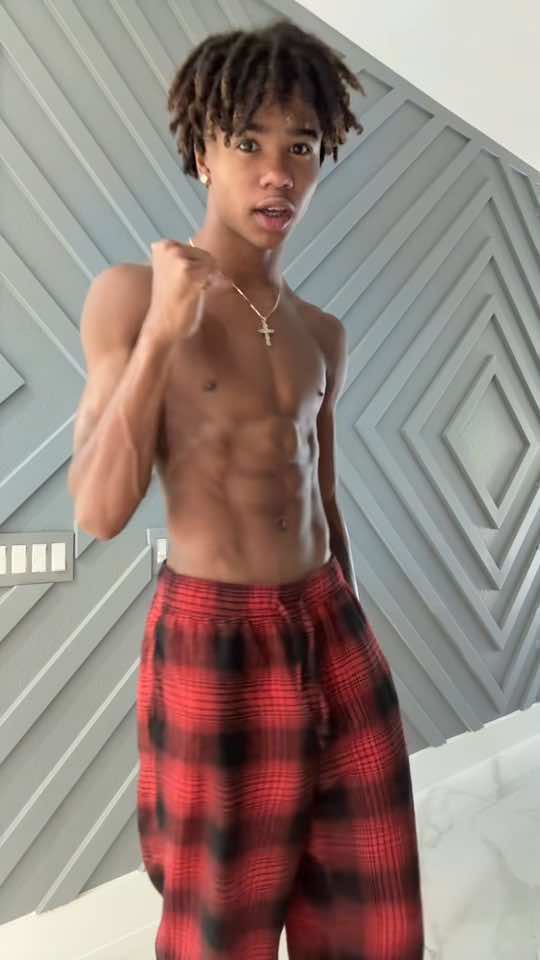 Rock up #foryoupage #foryou #blowthisup #caprijones #fyp 