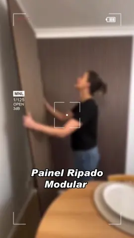 Painel Ripado Modular 2,50x1,41cm (3,53m²) 3.53.  Esse painel ripado vem para criar uma nova forma de decorar seu ambiente deixando ele ainda mais moderno. Acesse o link na bio e garanta o seu ##painel##ripado##shopee